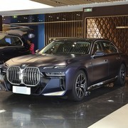 三款百万内纯电五座三厢车推荐，科技与豪华的极致之选