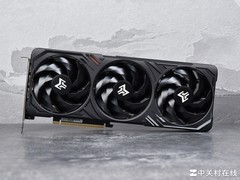  影驰RTX 5060 Ti 金属大师黑金版显卡评测 散热绝赞 性能拉满