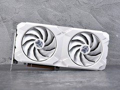瀚铠VASTARMOR Radeon RX 9070 GRE合金白色首测：性价比超越RTX 5070