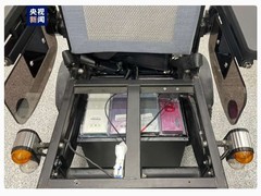 男子携带176台走私手机通过拱北口岸被查