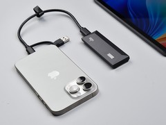 全系TLC颗粒 aigo S10移动固态硬盘质价比拉满