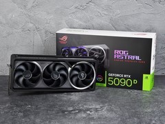 华硕ROG ASTRAL夜神RTX 5090 D显卡评测：巅峰实力豪华体验