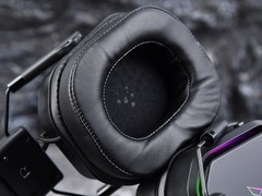 雷柏VH850三模无线游戏耳机评测：50mm石墨烯双音腔的震撼体验