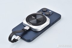 aigo P5磁吸移动固态硬盘 随时“贴贴” 直存直录