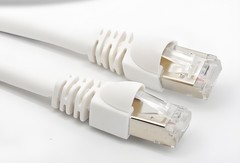 2025宽带避坑指南：三口之家选百兆，游戏党冲千兆，万兆留给NASA