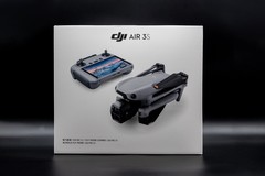 DJI Air 3S无人机评测：回归1英寸，双摄设计，避障返航更安全