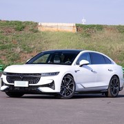 四款40万内纯电中大型轿车推荐，豪华与科技的多元选择