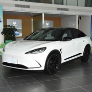 30万内中大型轿车推荐：鸿蒙智行S7、极狐阿尔法S、领克Z10