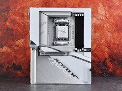 技嘉B650E 冰雕背插版评测 目前唯一AMD平台雪景房背插主板