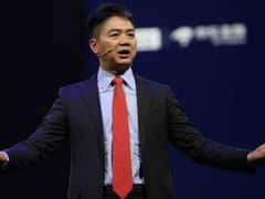 10万元现金红包 刘强东回到宿迁市老家送温暖！