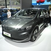 20万内纯电7座MPV推荐：大通大家7、风光E380、睿蓝8谁更值得选？