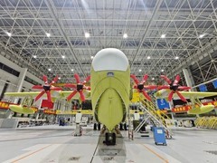 AG600“鲲龙”完成生产试飞