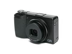 没有取景器，却有态度——三位‘袖珍摄影师’的日常装备实录