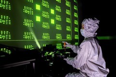 十年后的激光电视：卷曲屏幕+超小体+150吋巨幕！