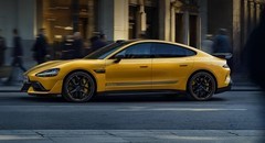 1.98秒破百！小米SU7 Ultra：52.99万买“超跑级”电车，值吗？