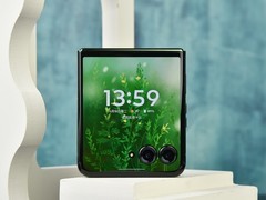 联想moto razr 50 Ultra AI元启全面评测，小折新纪元已至