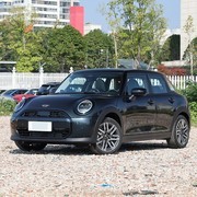 三款30万内精致两厢车推荐：MINI、奥迪A3与奔驰B级谁更值得入手？