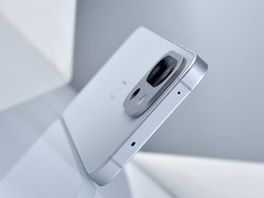 2000 - 4000 元小直屏中端机大比拼，谁是你的心头好？