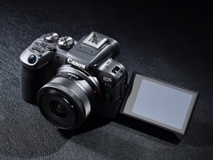 2420万像素4K视频 佳能EOS R10套机7488元
