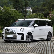 三款50万内纯电中大型MPV深度对比，哪款更适合家庭出行？