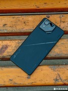 安卓旗舰跑分天花板 ROG 8 Pro游戏手机上手评测