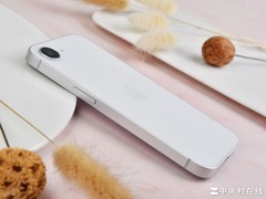 强行抬咖还是物有所值？iPhone 16/iPhone 16e对比评测