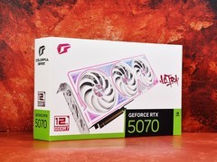 七彩虹iGame GeForce RTX 5070 Ultra W OC 12GB首测，2K游戏超凡电竞体验