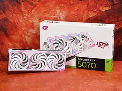七彩虹iGame GeForce RTX 5070 Ultra W OC 12GB首测，2K游戏超凡电竞体验