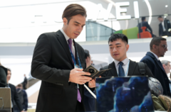 华为Mate XT 非凡大师亮相MWC 2025，全球目光聚焦中国智造