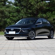 20万内三款中型轿车推荐：纯电新潮、智能驾趣与家用实用各有所长