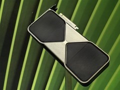 英伟达RTX 5090/5080显卡频现崩溃黑屏 英伟达已全面调查