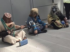 黑神话漫展惊喜：无头灵吉菩萨现身高调开场演奏三弦乐