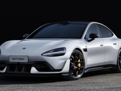 小米SU7 Ultra车主公共道路飙车超300公里/小时引担忧