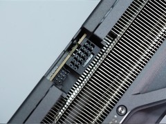RTX5090新电源接口温度超150℃ 但工作正常
