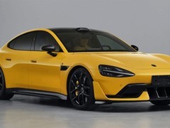 雷军谈小米汽车：正解决国内订单积压问题