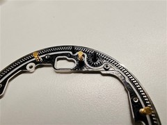 小米17 Ultra变焦环被曝无机械结构？拆机视频还原真相