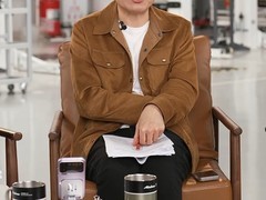 雷军直播回应宣传标注争议：改进小字说明，提升透明度