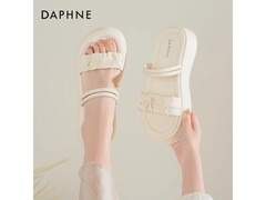 达芙妮厚底凉鞋女款99.9元