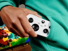 微软2026年推全球最小XBOX Nano手柄，轻巧便携仅99克