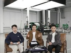 雷军直播回应小米YU7热销与用户关切