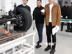 雷军直播拆解小米YU7：详解轮胎选择与家庭用车定位