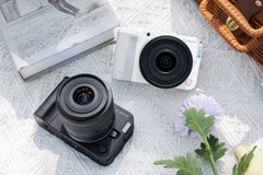 佳能R50V以专业视频性能、便携设计直播适配能力，覆盖Vlog与旅行创作场景