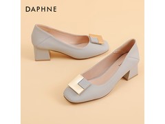 达芙妮夏季粗跟小皮鞋99.9元