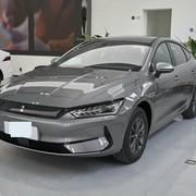 20万内纯电三厢车五强对决：谁是你的理想通勤伙伴？