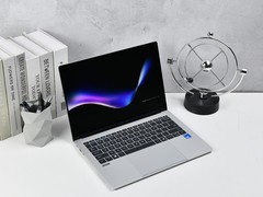 华硕破晓Air轻薄商务笔记本上手测评 第三代酷睿7全民AI轻薄本之芯