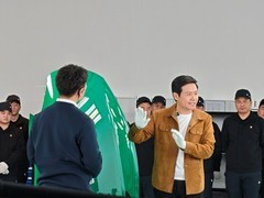 雷军直播回应1300公里只充一次电被曲解：还原真相并呼吁网络理性