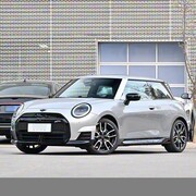 三款30万内纯电四座两厢车推荐，个性出行新选择