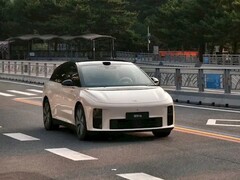 博主试驾理想i6引热议：四百伏vs八百伏平台之争再起