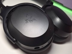 雷蛇发布Barracuda V2 Pro无线耳机：内置接收器收纳+70小时续航