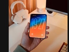 苹果可折叠手机渲染图曝光：横向展开设计，起售价约1.4万元